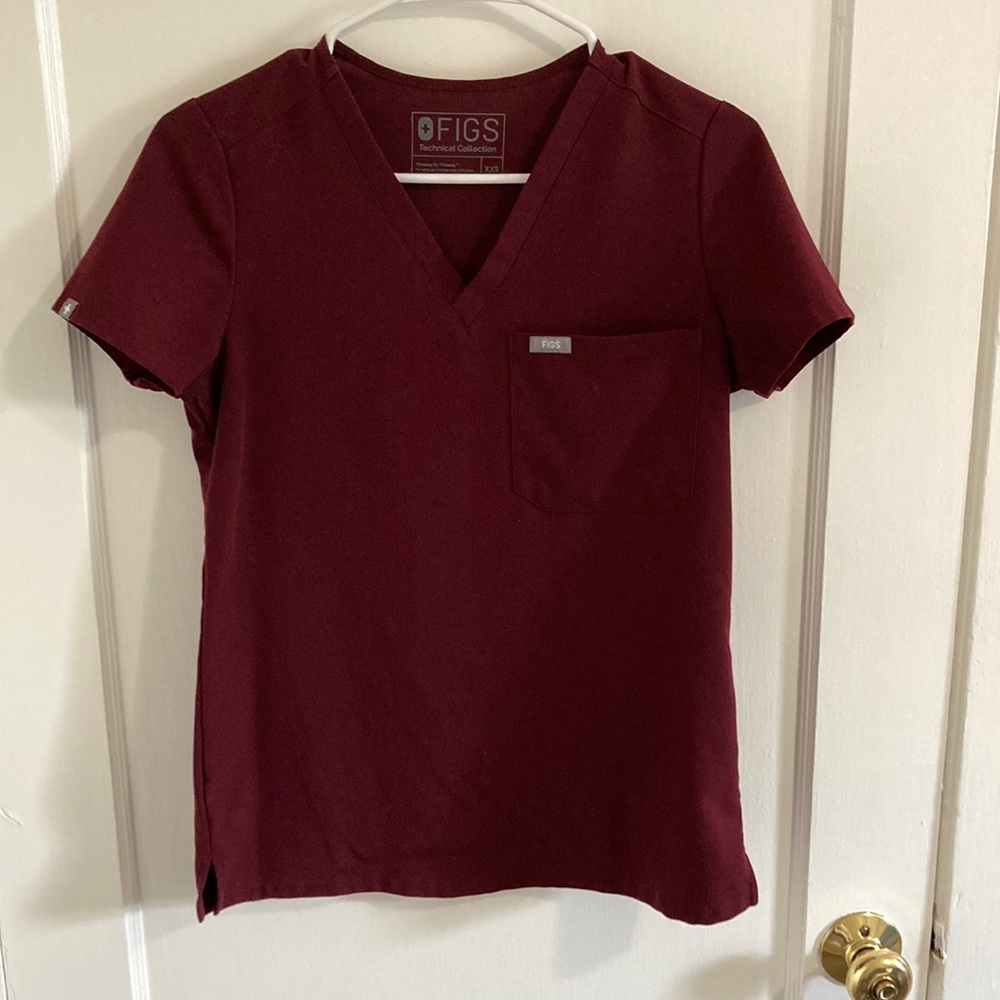 Figs scrub top